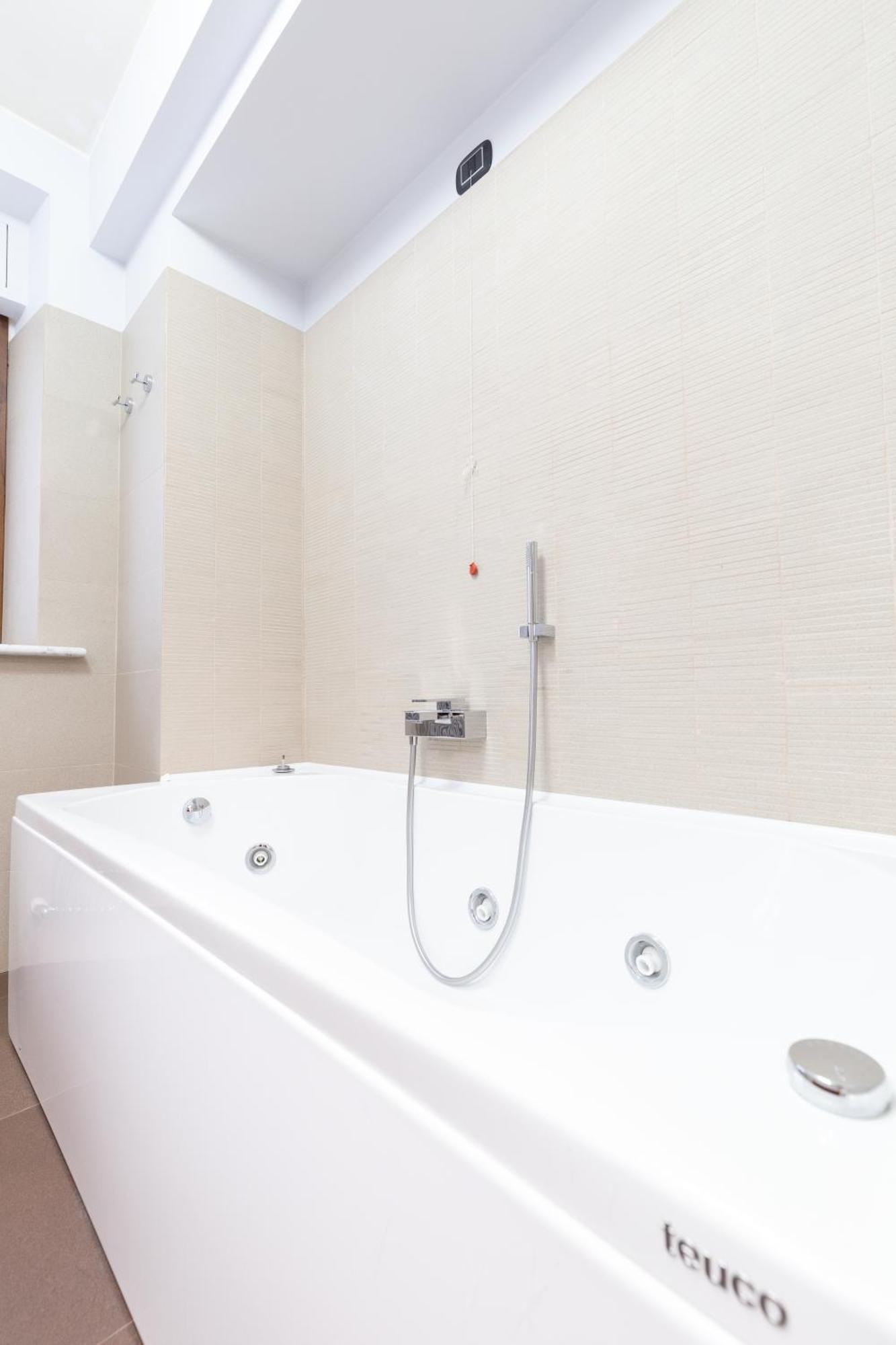 Villa Adige Luxury - M&M Holiday House เปรูจา ภายนอก รูปภาพ