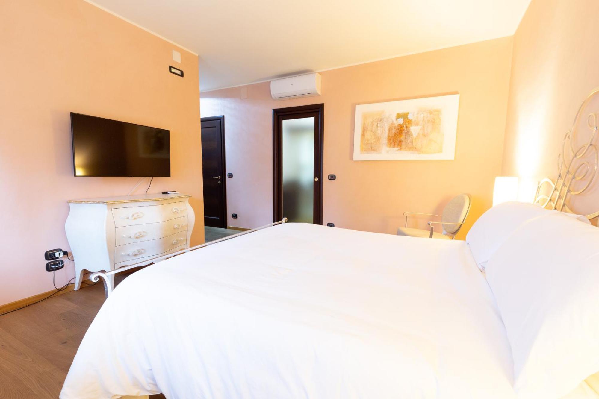 Villa Adige Luxury - M&M Holiday House เปรูจา ภายนอก รูปภาพ